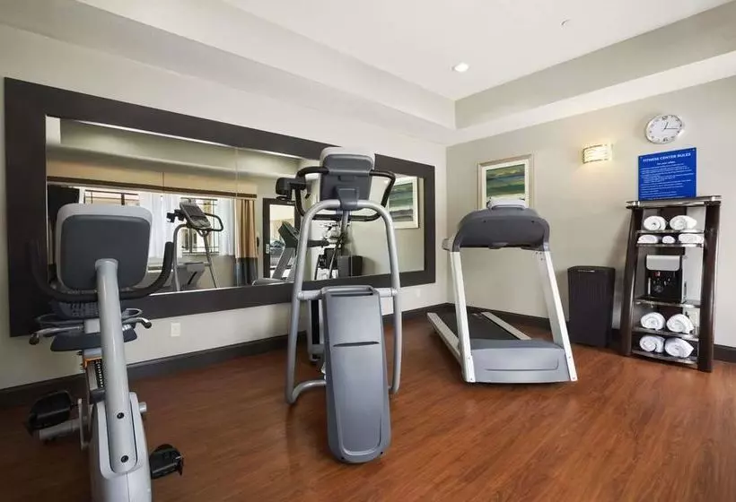 Fotos del hotel Days Inn & Suites By Wyndham Houston Northspring:  13