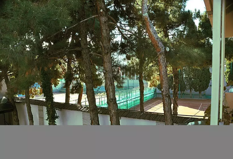 Fotos del hotel At Metro:  9