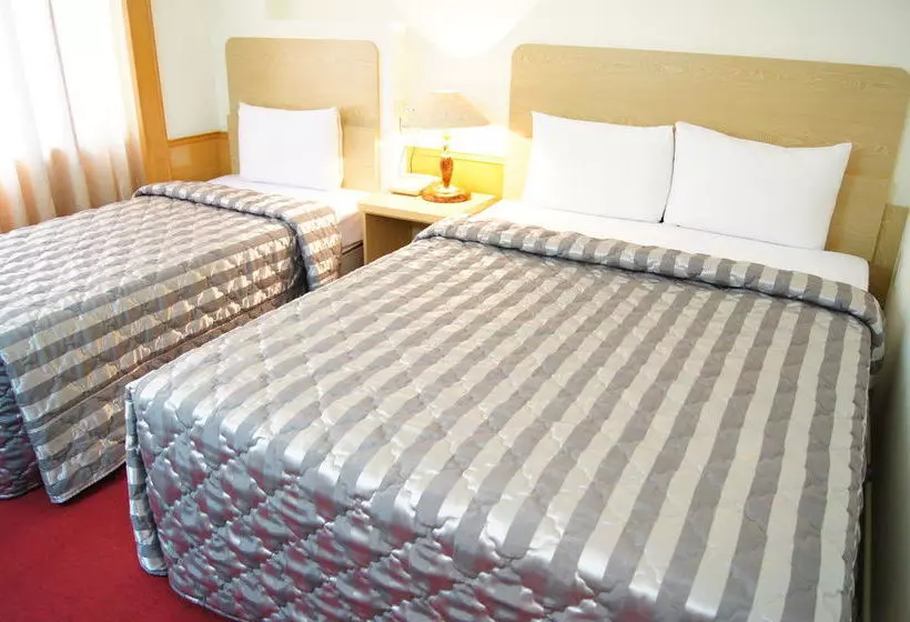 Fotos del hotel Famous  Tainan:  10