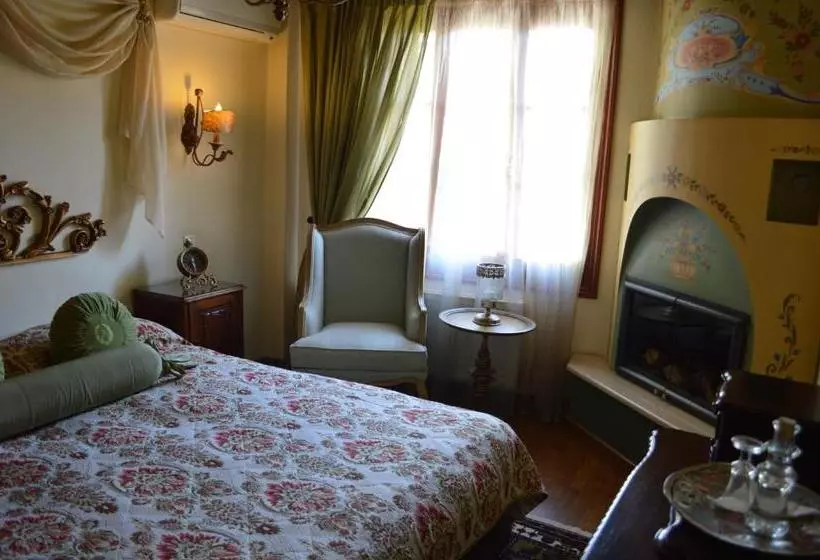 Archontariki Boutique