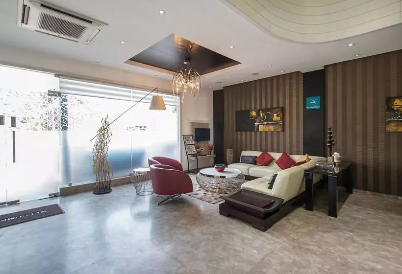 Fotos del hotel Oyo Premium Raja Park:  17