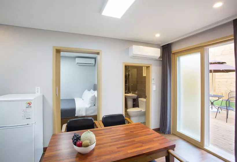 Fotos del hotel The Bs:  23