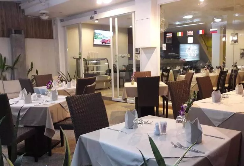 Fotos del hotel Nirvana:  3