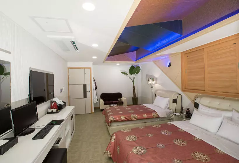 Fotos del hotel Mj:  2