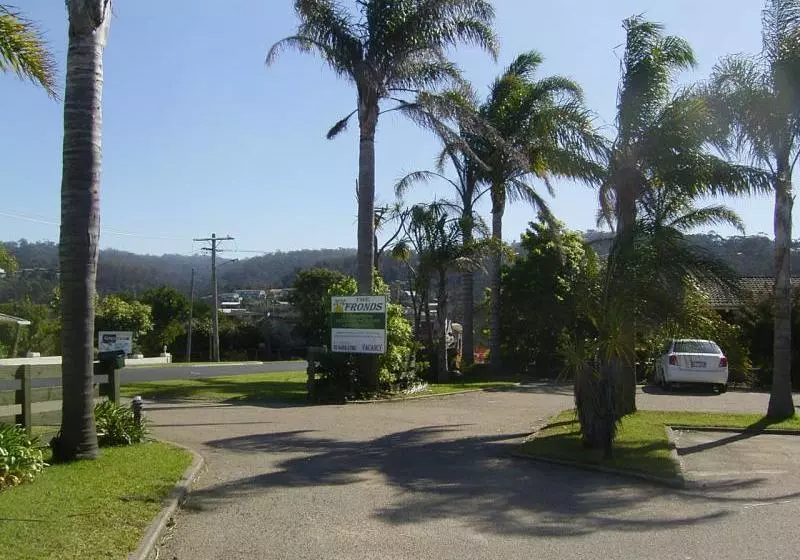 Fotos del hotel Fronds Holiday Apartments:  5