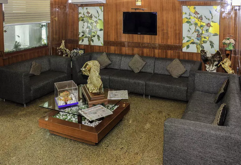 Fotos del hotel Treebo Saravana Boutique Inn:  18