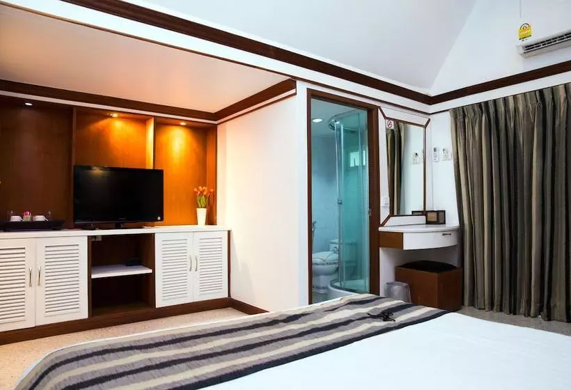 Castle Howchow Beach Resort