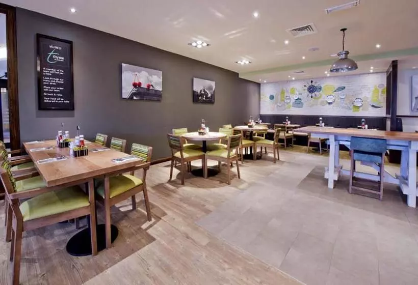 Fotos del hotel Premier Inn London Brixton:  9