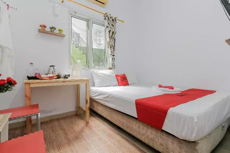 Fotos del hotel Reddoorz Plus Near Budi Luhur University Jakarta:  8