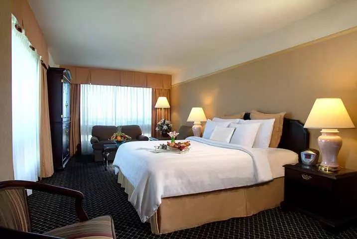 Grand Plaza Montreal Centre Ville