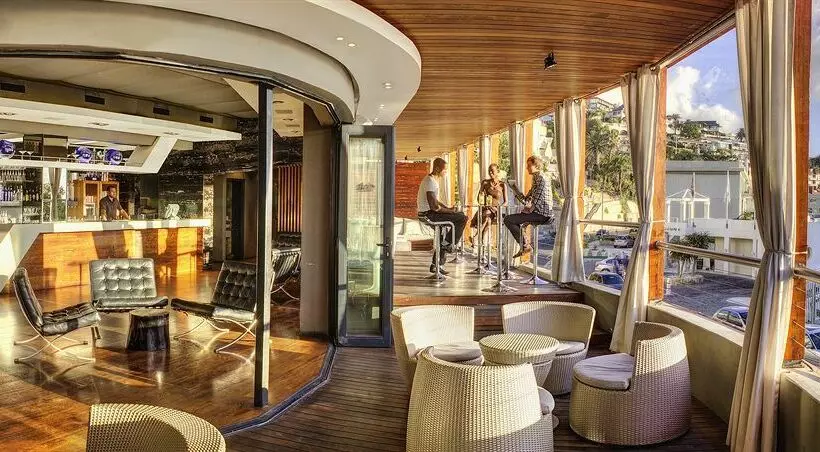 Fotos del hotel Ambassador Hotel:  13