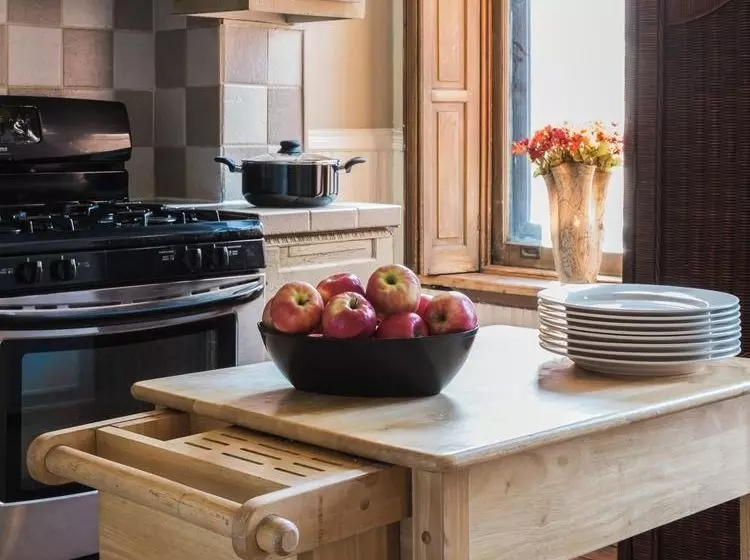 Fotos del hotel Found Places Capitol Hill Bed And Breakfast:  17