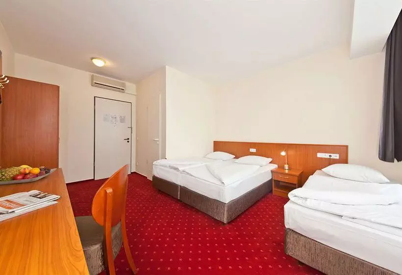 Belmondo Hamburg Hbf