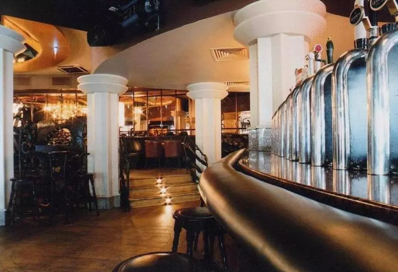 Fotos del hotel Paramount:  4