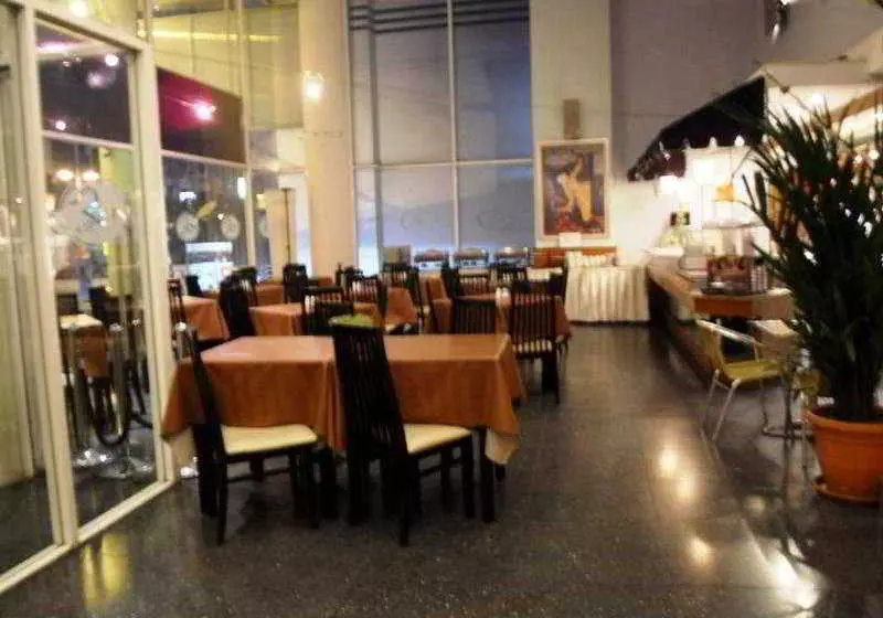 Fotos del hotel Alpha Genesis:  4