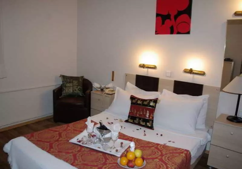 Fotos del hotel Petrol Palace:  5