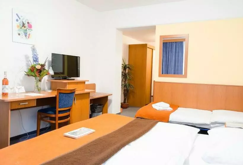 Fotos del hotel Inos:  6