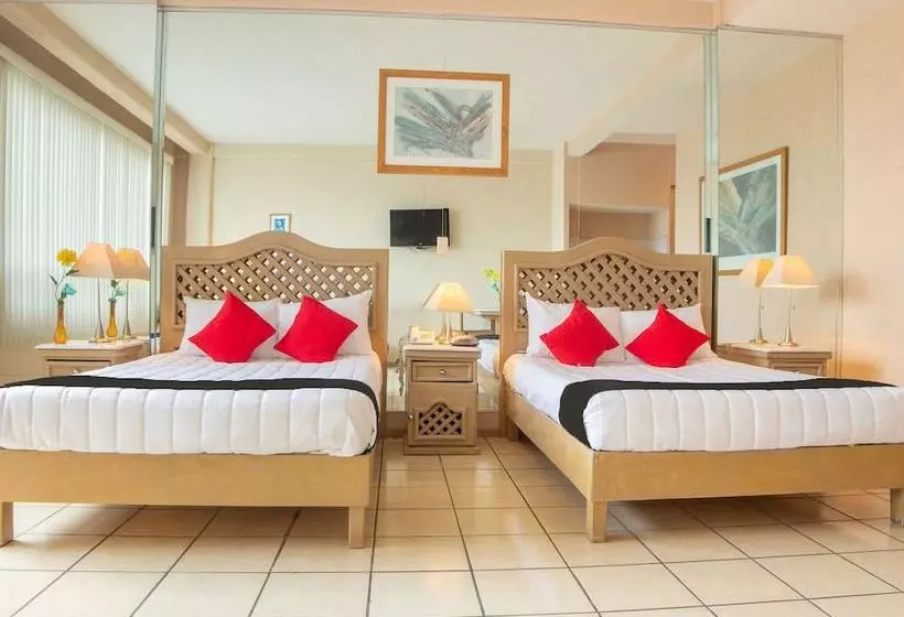 Fotos del hotel Capital O  Villa Monini:  13