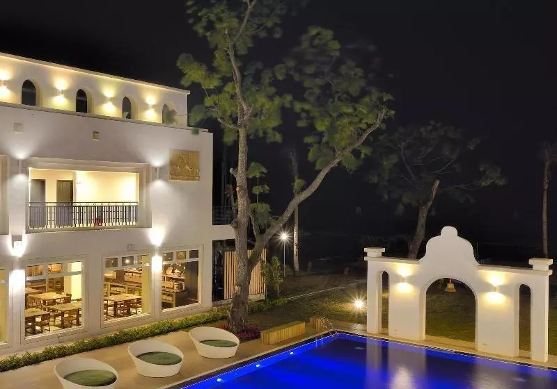 Fotos del hotel J Resort:  3