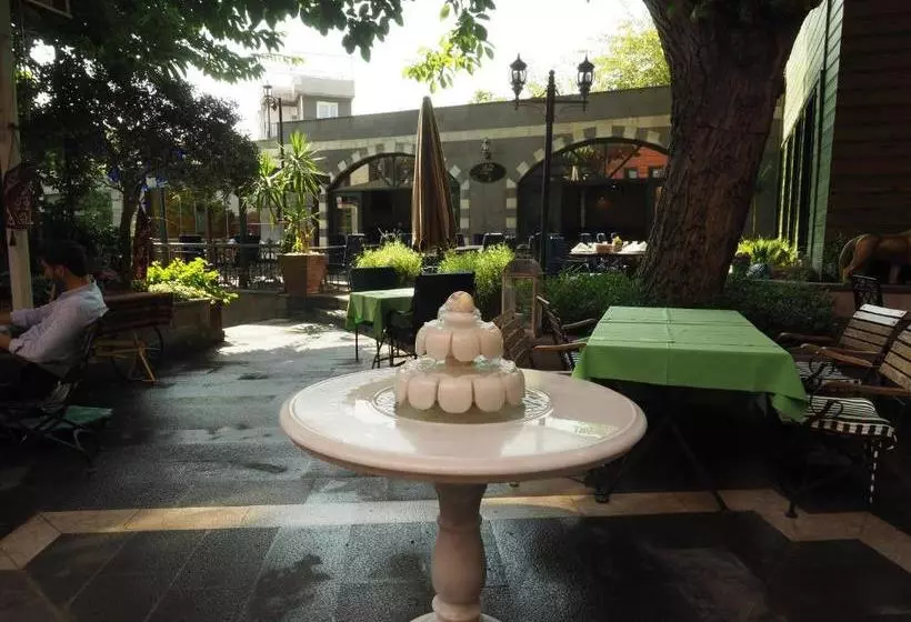 Fotos del hotel Rose Garden Suites:  13