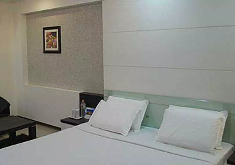 Fotos del hotel Dev Corporate Hotel:  6