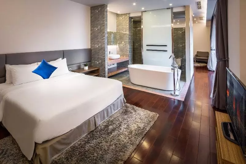 Fotos del hotel Charm Suite Residence Saigon:  13