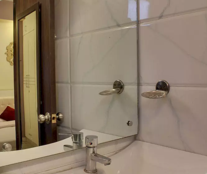 Fotos del hotel Oyo Rooms Rajouri Garden:  12