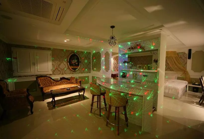 Fotos del hotel Lanuit:  11