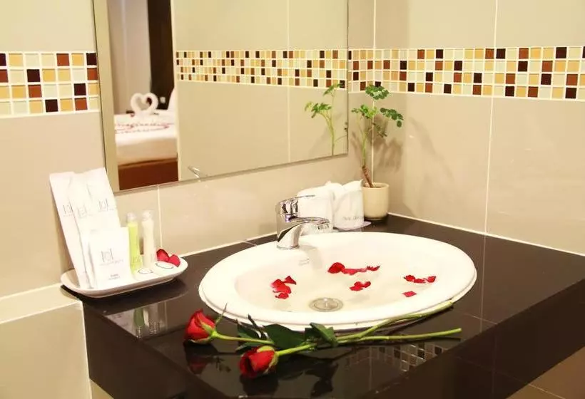 Fotos del hotel 101 Holiday Suite:  8