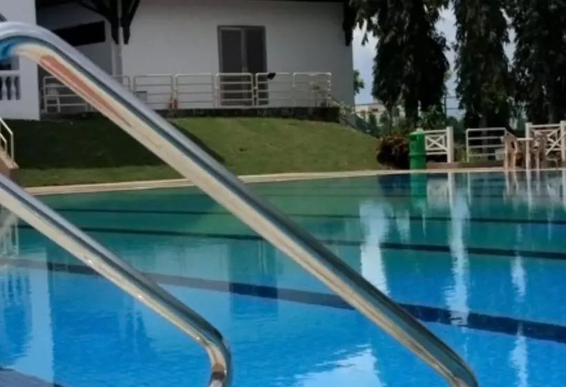 Fotos del hotel Ponderosa Golf & Country Resort:  2