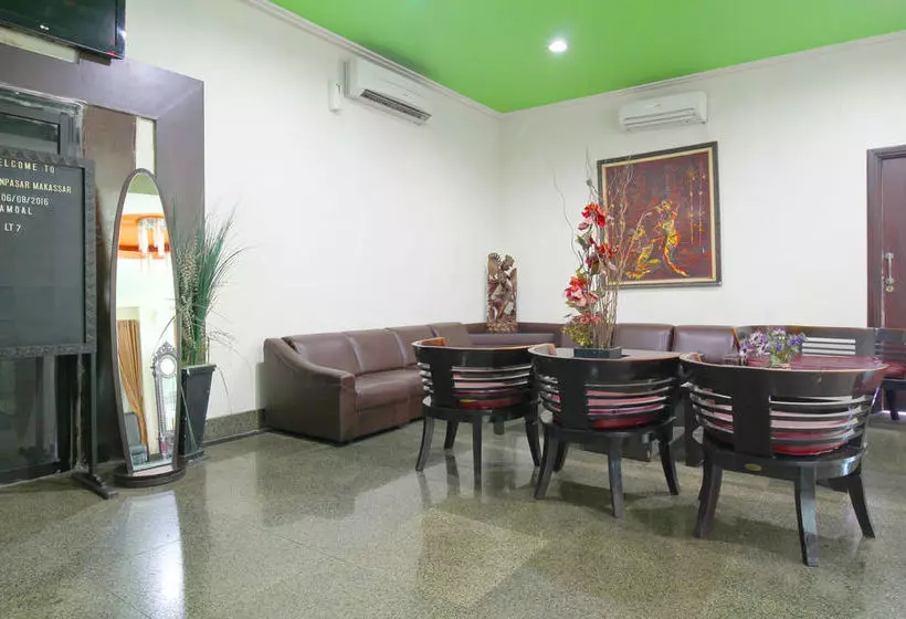 Fotos del hotel Denpasar Makassar:  9