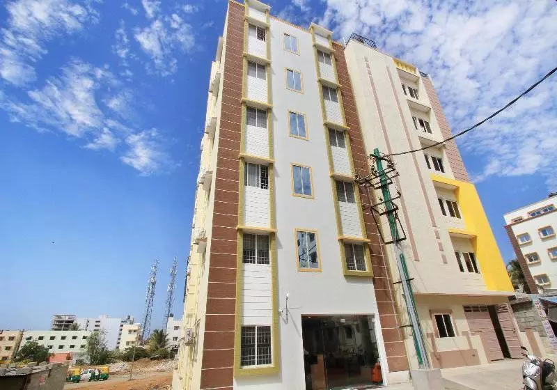 Fotos del hotel Oyo 11730 Maruthi Global:  5