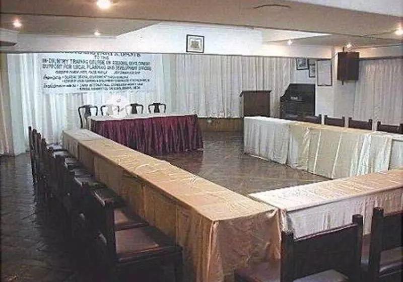 Fotos del hotel Garden Plaza Hotel and Suites:  4