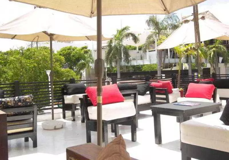 Fotos del hotel Partyholic:  6