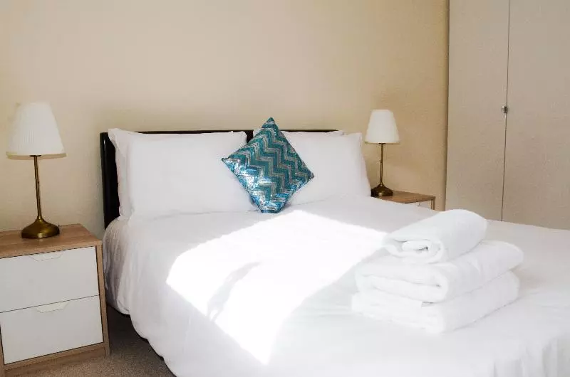 Fotos del hotel Meridian Place By Oyo Rooms:  2