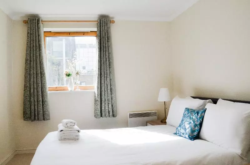 Fotos del hotel Meridian Place By Oyo Rooms:  10