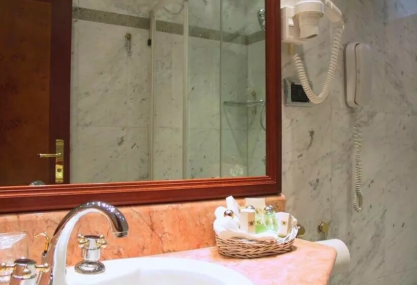 Fotos del hotel President:  6