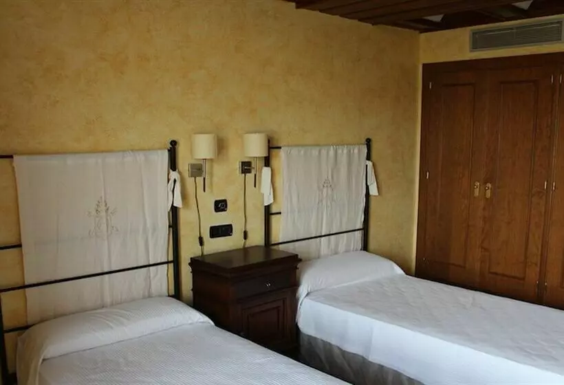 Fotos del hotel Hospedería Castillo del Papa Luna:  19