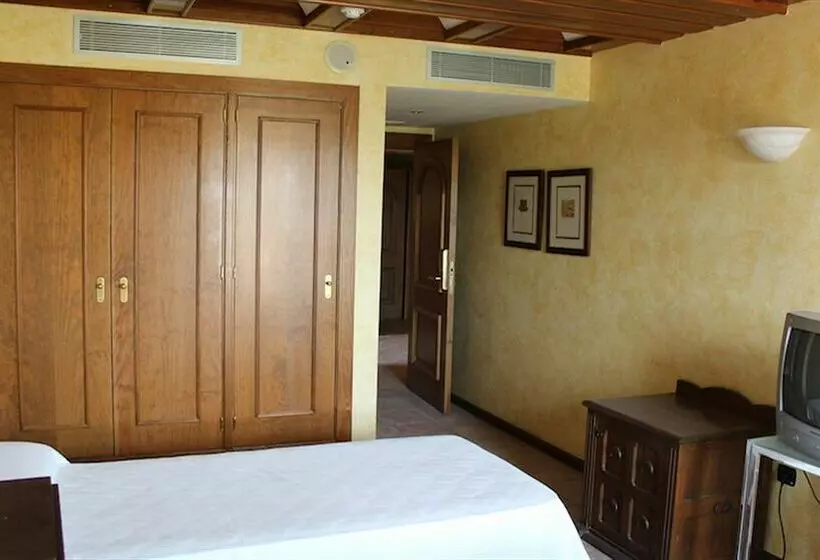 Fotos del hotel Hospedería Castillo del Papa Luna:  22