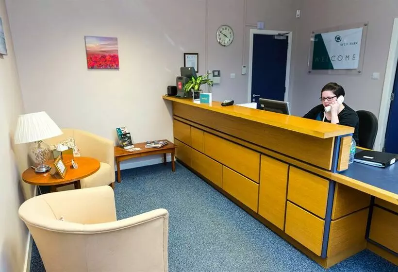 Fotos del hotel West Park Summer Campus:  2