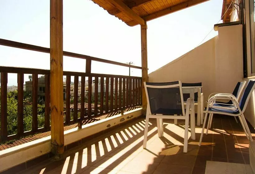 Fotos del hotel Mikro Village:  5