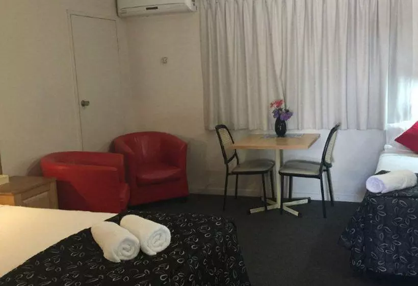 Fotos del hotel Cluden Park Motor Inn:  21