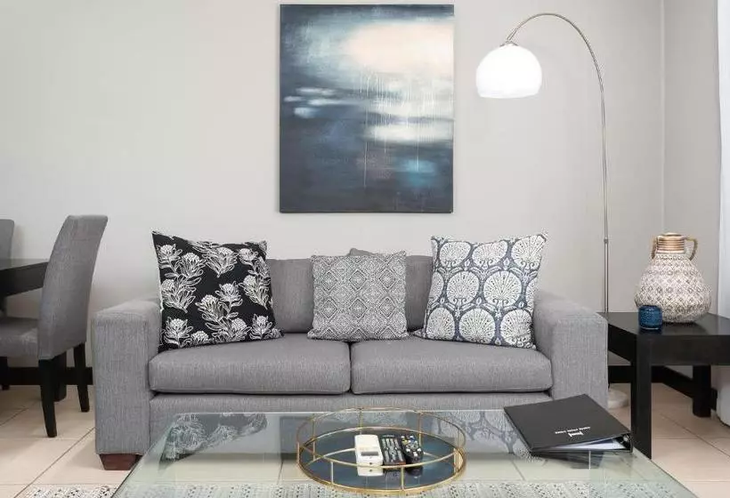 Fotos del hotel Icon Luxury Apartments:  14