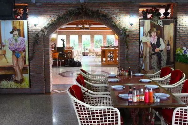 Fotos del hotel 13 Coins Tower Hotel Tiwanon:  8