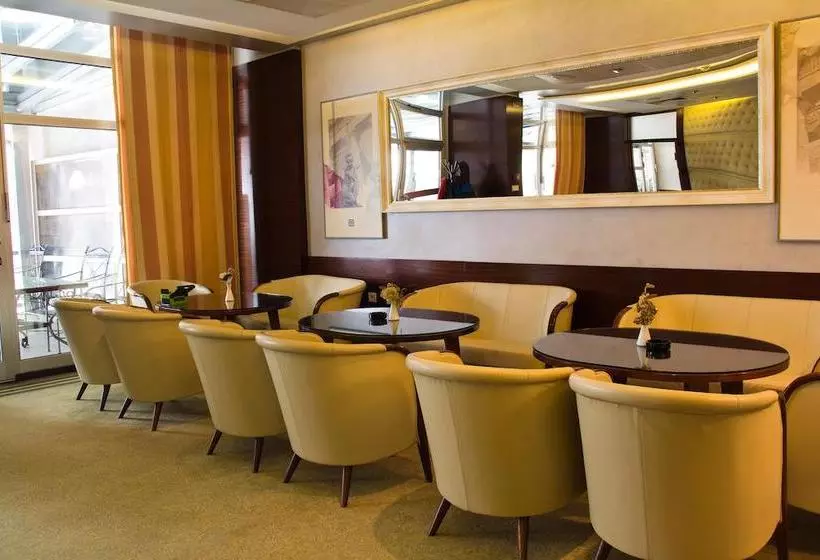 Fotos del hotel Atina:  5