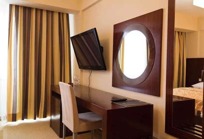 Fotos del hotel Atina:  11