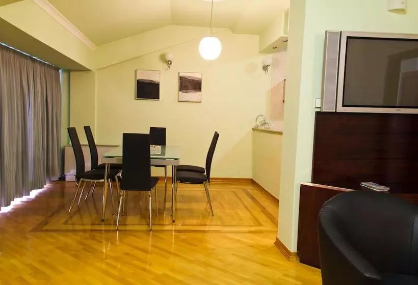 Fotos del hotel Atina:  13