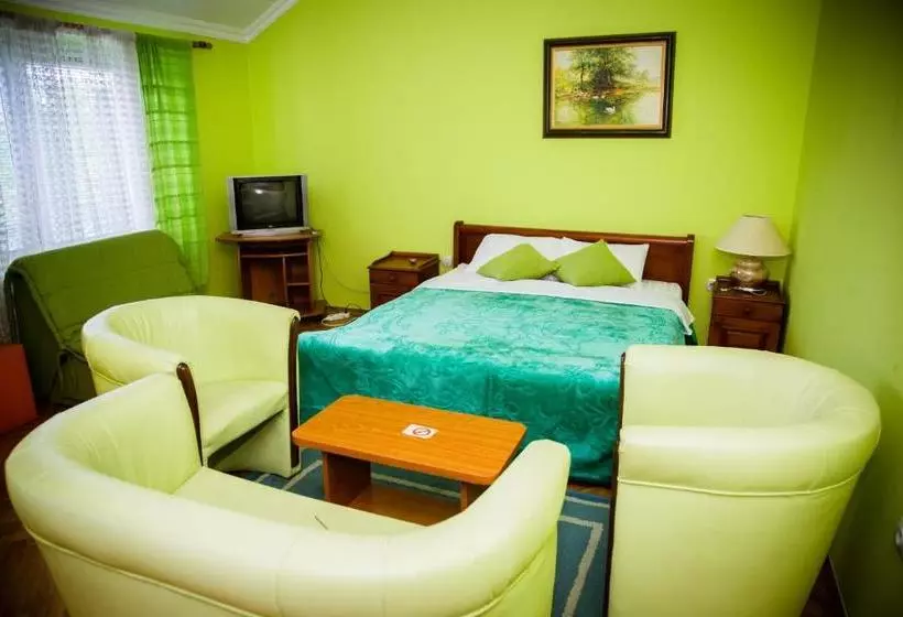 Fotos del hotel Vila Ile De France:  2