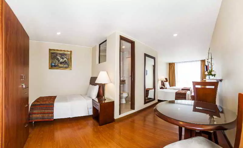 Fotos del hotel 51 Plaza:  15