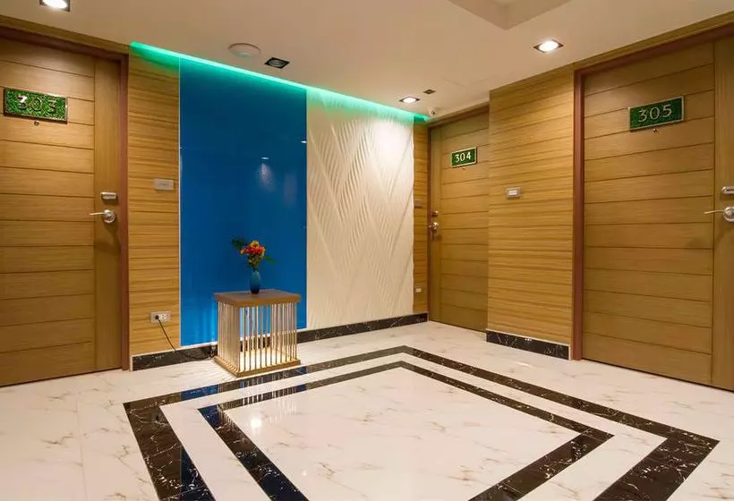 Fotos del hotel Eleven Avenue Suites:  2